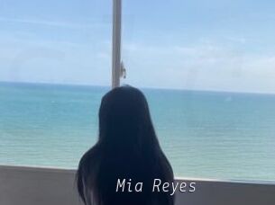 Mia_Reyes