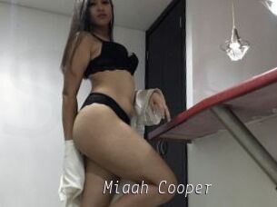 Miaah_Cooper