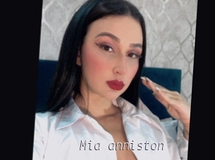 Mia_anniston