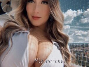 Mia_parcker