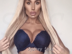 Sydney_foxx