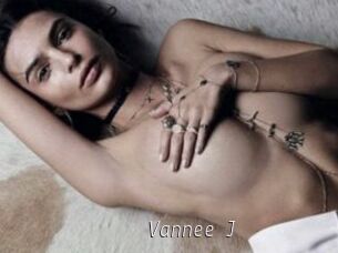 Vannee_J